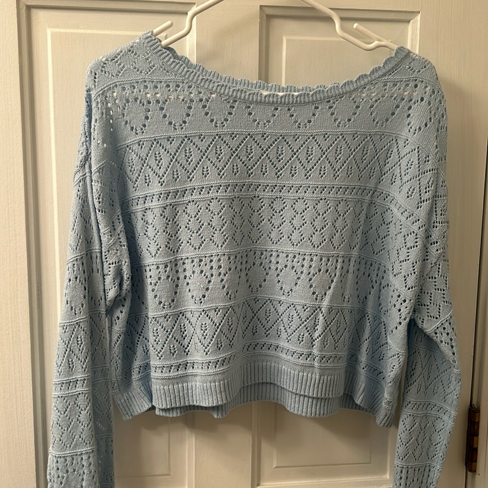 Light blue long sleeve cropped sweater